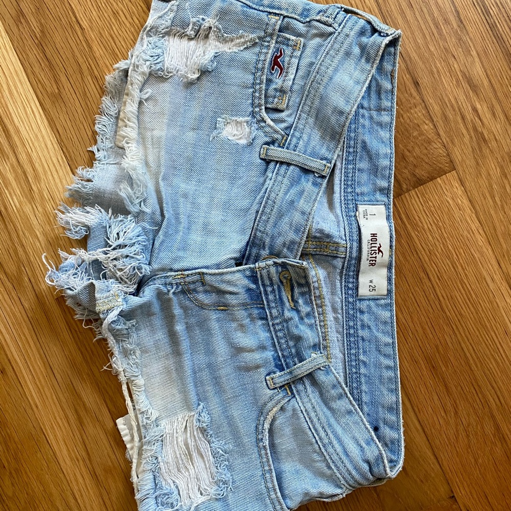 Hollister jean shorts!